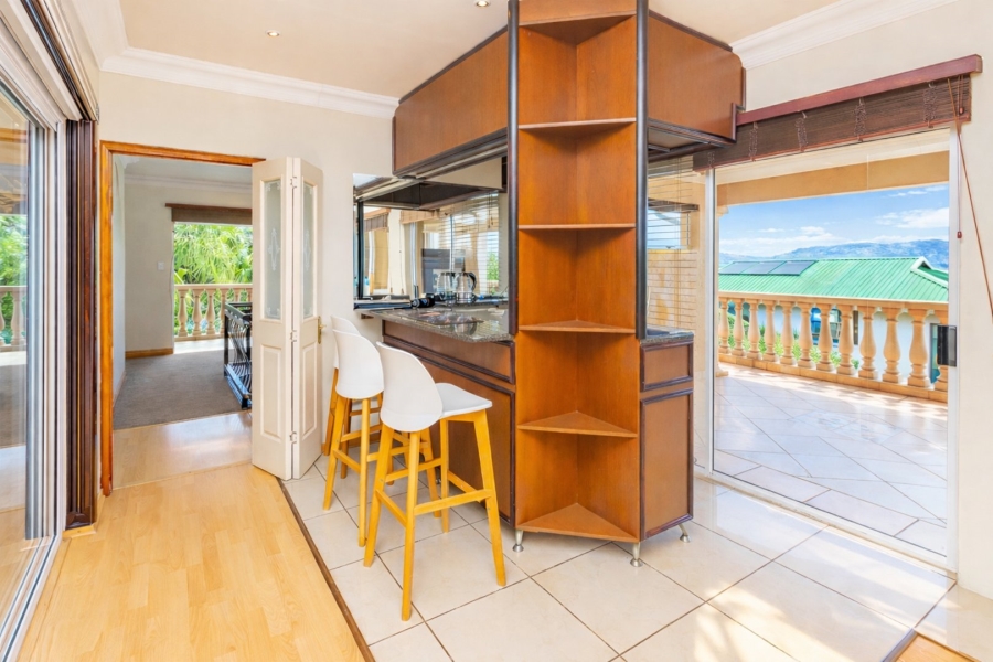 5 Bedroom Property for Sale in Caribbean Beach Club North West